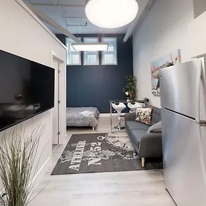  Bed & Breakfast Bachelor In Downtown